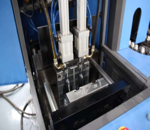 2 Cavity Semi Automatic PET Bottle Making Blow Moulding Machine PET Plastic Bottle Blowing Machine