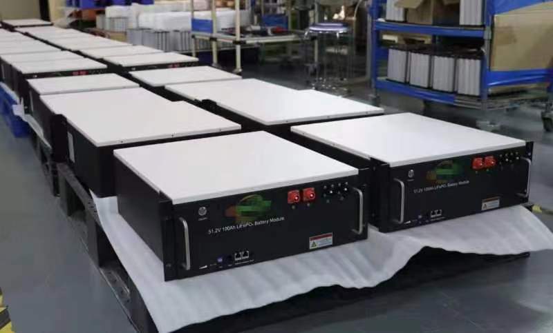 Lithium solar storage battery