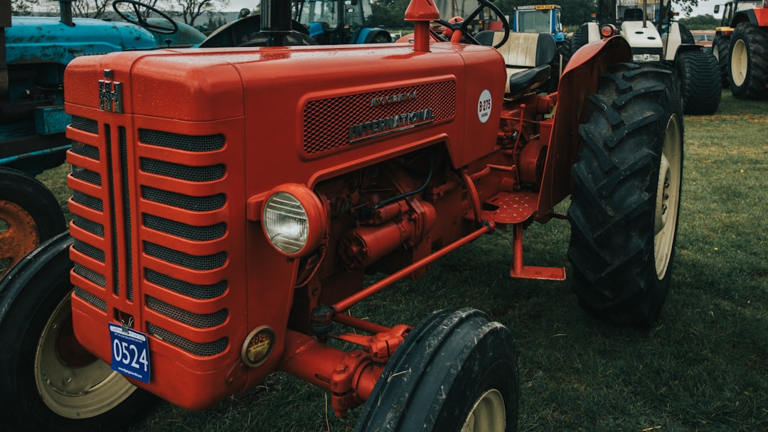 Massey Ferguson 8055 Magnatrak commercial tractor