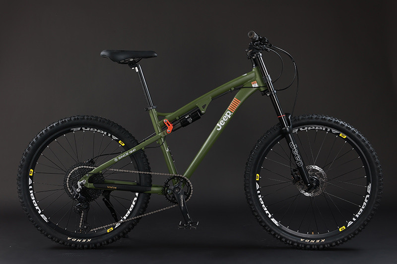 CROSS-COUNTRY MOUNTAIN BIKE MAX955 - Jeep