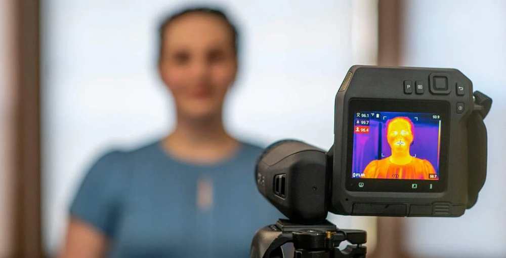  the specific method to use the infrared thermal imaging camera correctly
