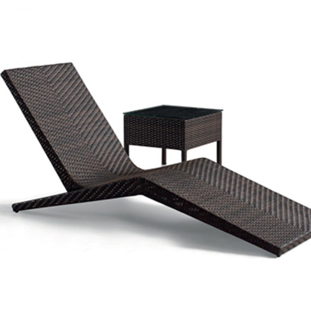 Wholesale rattan outdoor sun lounger with side table(HW13202)