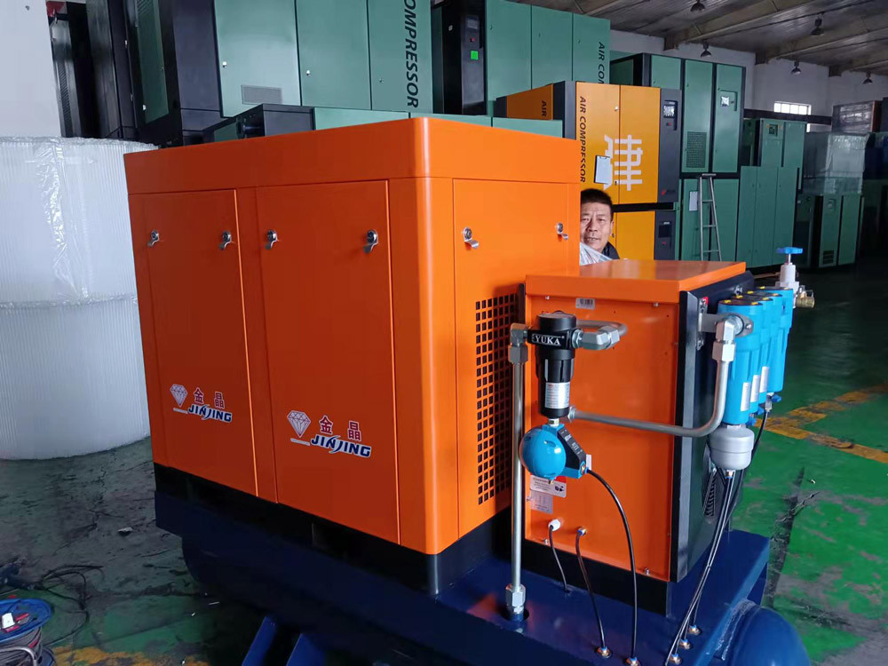 Screw air compressor for laser cutting