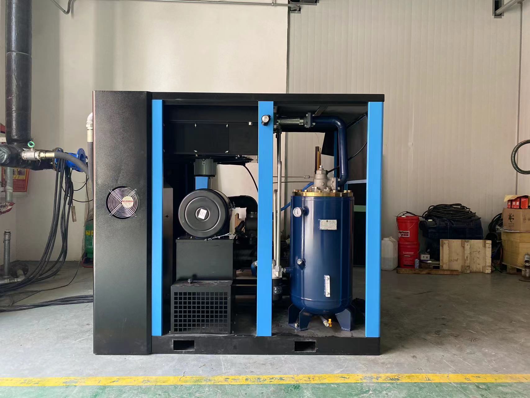 How does a screw compressor work?