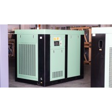 How does a screw compressor compress the gas?