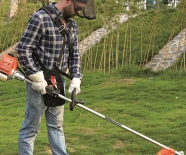 How Do I Replace a Brush Cutter's Blade?