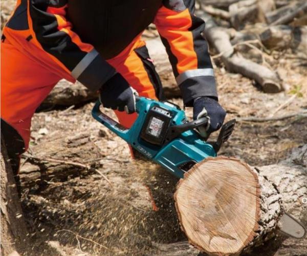 How Does a Chainsaw Oiler Work?