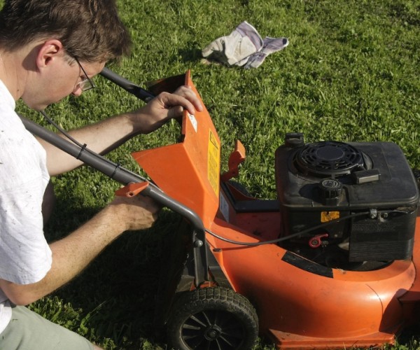 How to Change Lawn Mower Spark Plug?