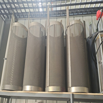 Titanium mesh basket for chemical industry