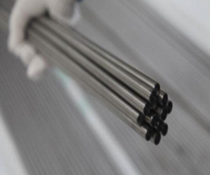 Which is better, titanium alloy or stainless steel?