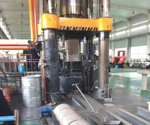 What are the forging methods of titanium forgings? What are the characteristics of each?