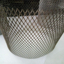 The difference and use of white titanium mesh and black titanium mesh.Baoji MMR is titanium mesh supplier.