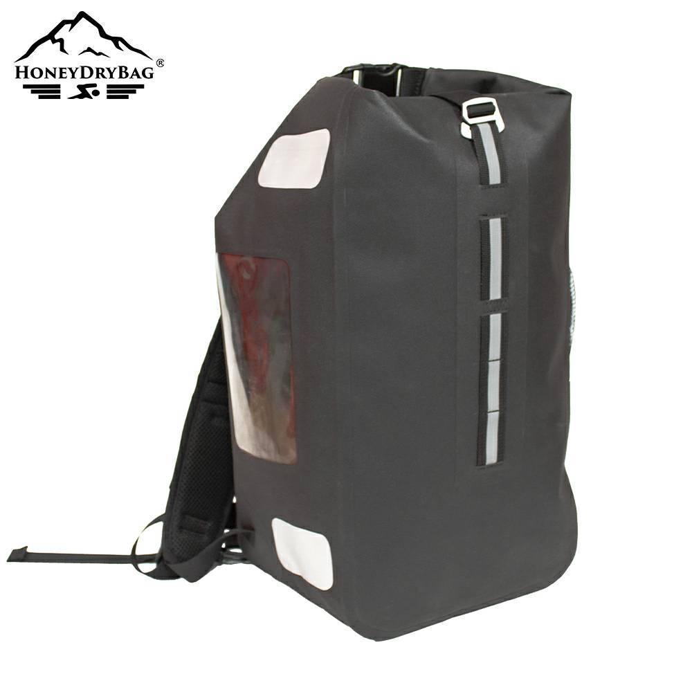 Perfect for water sports and all types of activities, the 25 Litre Waterproof Backpack protects your gear from water, sand, dirt, and dust.