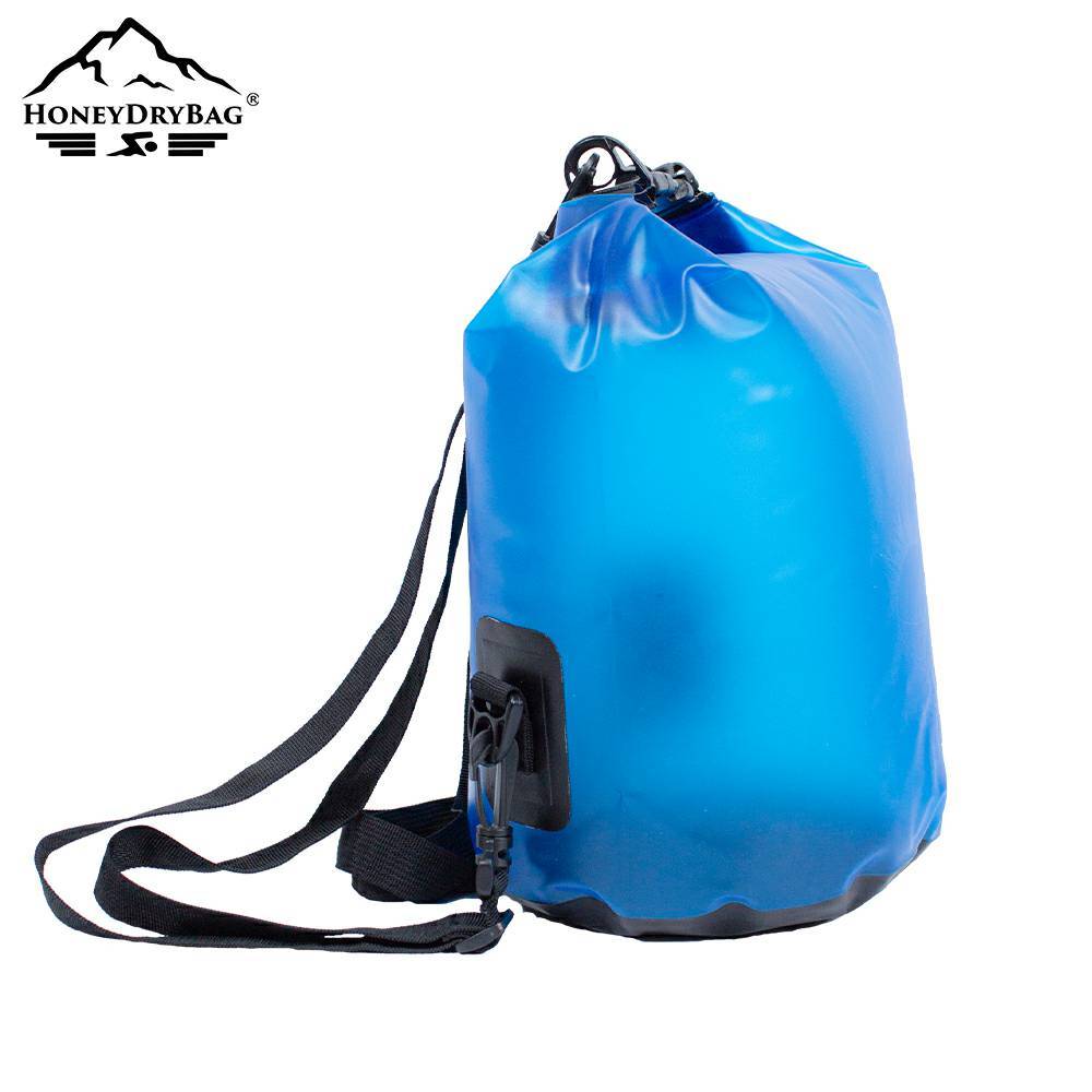 Thanks to its material and roll-top sealing design, this 5L dry bag is completely waterproof and can stand quick submersion.