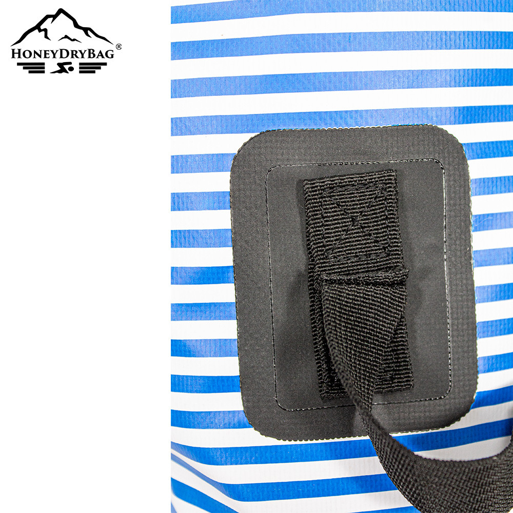 The detachable straps provide extra methods to carry the dry bag.