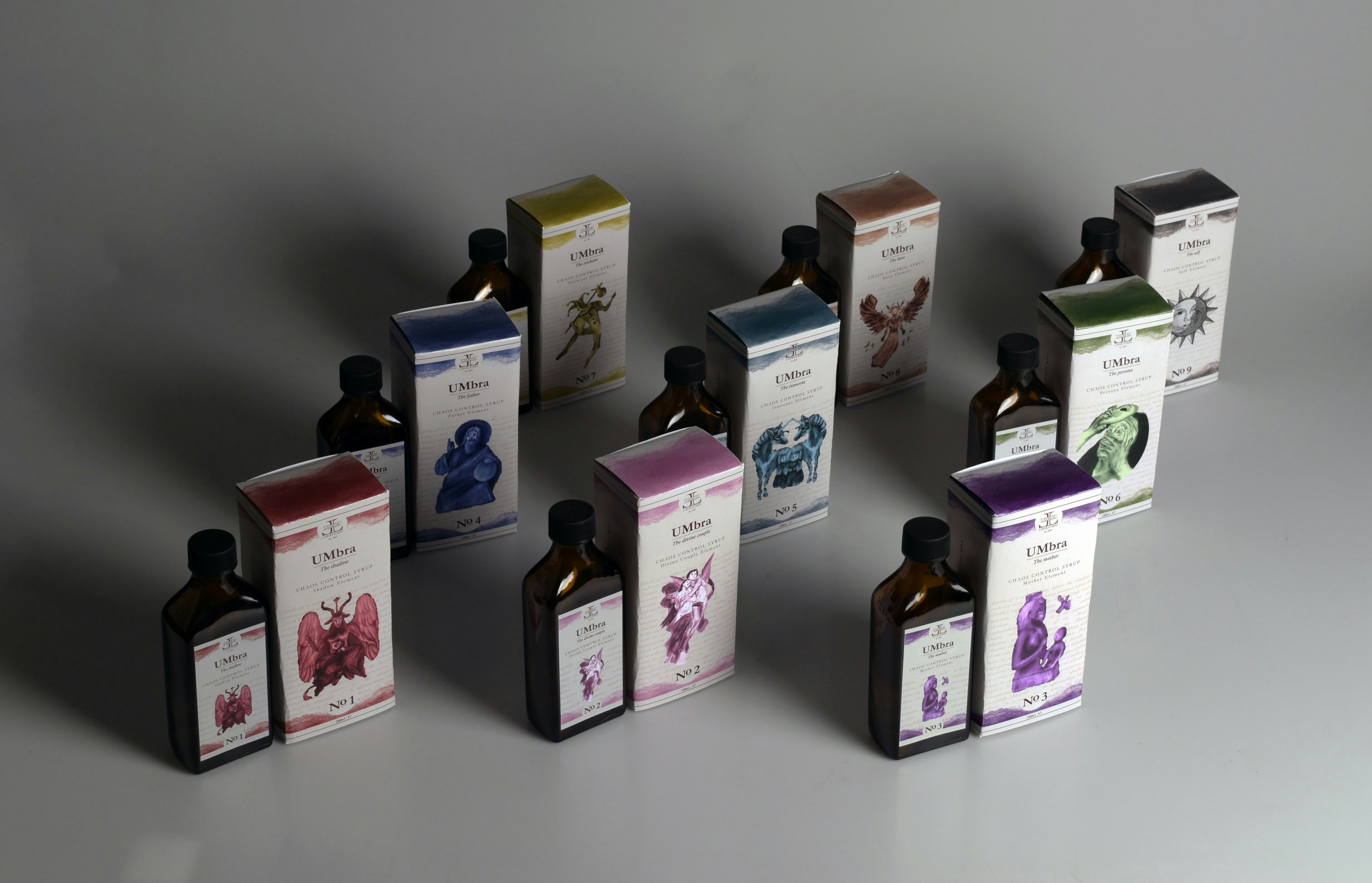 Custom logo soft flasks for running teams. A collection of soft flasks in different custom colors and with different logos