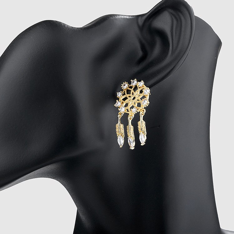 18 carat gold stud earring