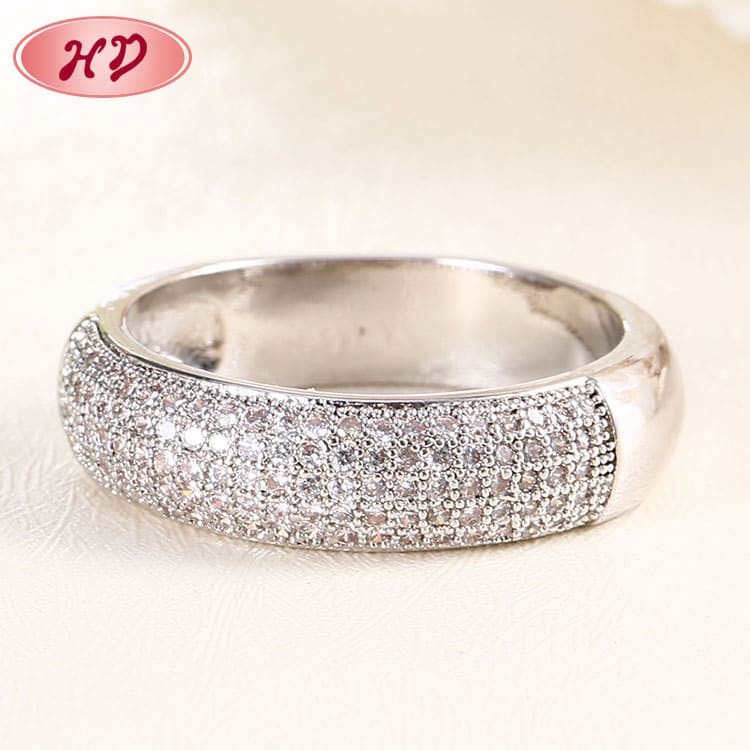 Cubic_zircon_ring