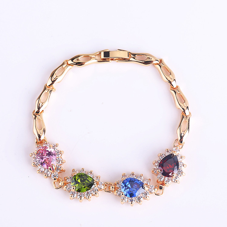 18 carat gold dainty shining bracelets