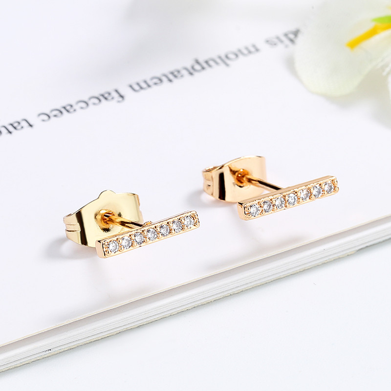 Classic Cubic Zirconia Bar Stud Earrings