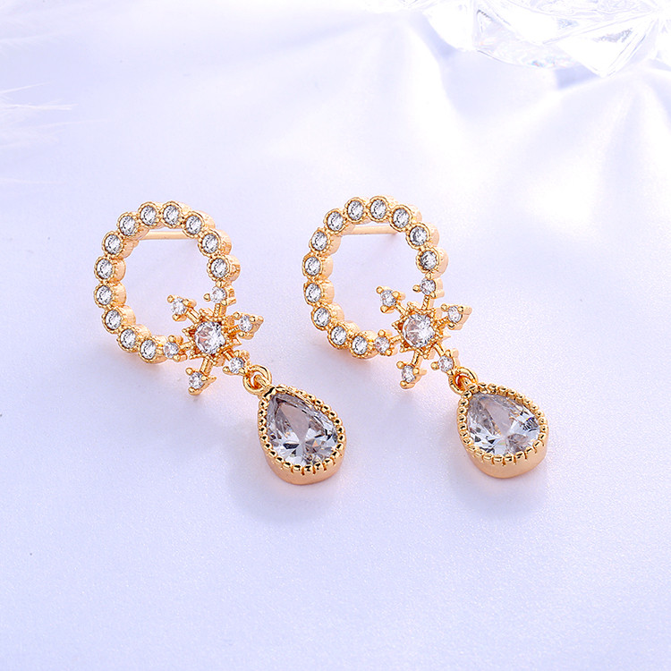 Custom Retro Royal Essence Stud Earrings white 