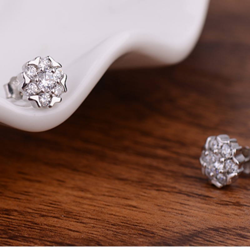 Advantages of Cubic Zirconia over Diamond