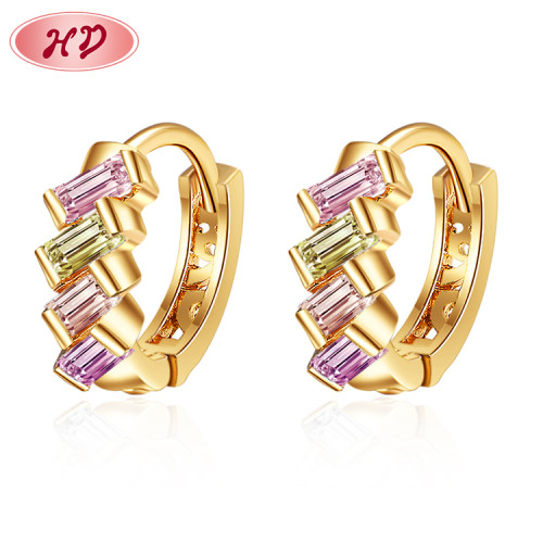 Oro Laminado 18k Jewelry Supplier|  Joyas CZ Diamond Cluster Baguette Huggie Earrings|  AAA Grade Zirconia Cubic 18k Gold Brass