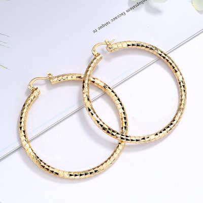 Wholesale Western Simple Large Hoop Earring| Circle Dimensional  Triangular Pattern Ear Piercing Fashion Jewelry Lady Earring| 18k Gold Plated in Brass