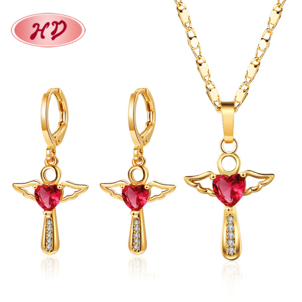 Parures de bijoux pour enfants et filles, vente en gros en Chine | Collier avec pendentif et ailes de fée, baguette magique et boucles d'oreilles assorties | Bijoux hypoallergéniques en laiton et oxyde de zirconium pour enfants et femmes (2022)