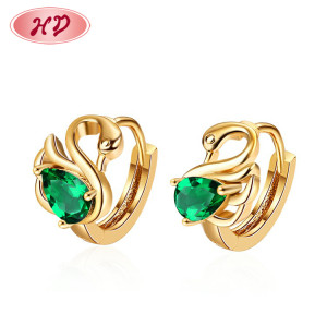 Factory Direct Jewelry| Iconic Swan Huggie Hoop Women Earrings|18k Gold Plated Copper Jewellery Distributor