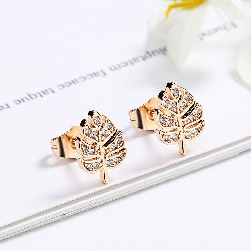 Leaf Stud Earring white