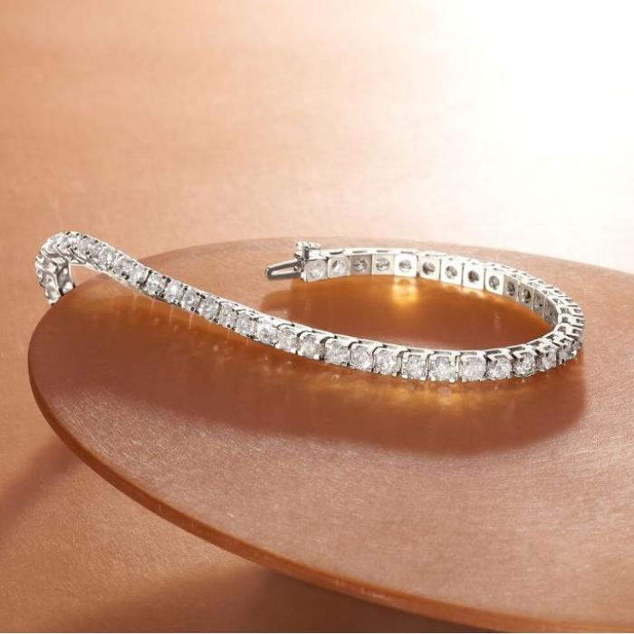 How to Clean a Tennis Bracelet: Tips and Tricks?