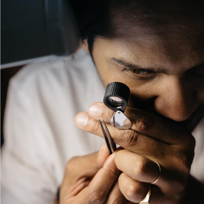 ¿Por qué debería inspeccionar sus joyas?