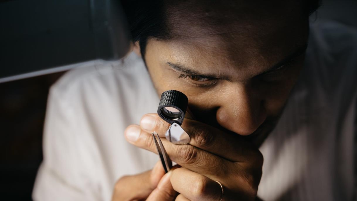 Inspeccione su joyería