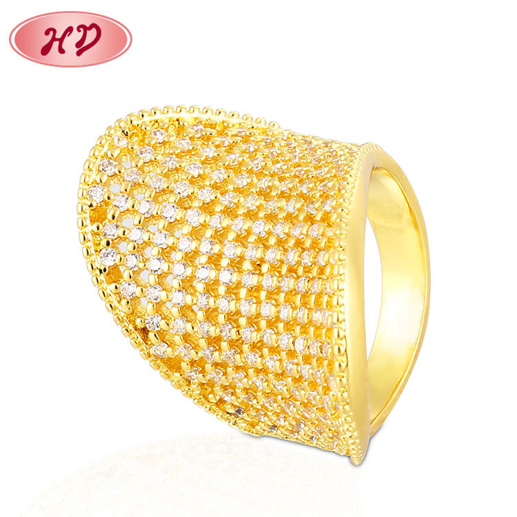 Exaggerated CZ Ring golden