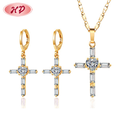 Venta al por mayor 18k chapado en oro de la mano Set Zirconia| Cruz Pendientes de la Mujer Collar Set| Una amplia selección