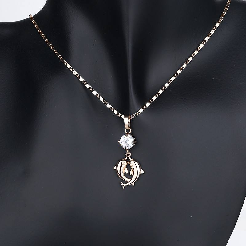 Swan pendant necklace