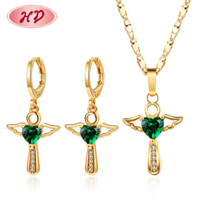 Precio barato | Esmeralda Angel Wings Zirconia | Acero inoxidable 18K chapado en oro | Juegos de pendientes de joyería de las mujeres para el Día de los Caídos