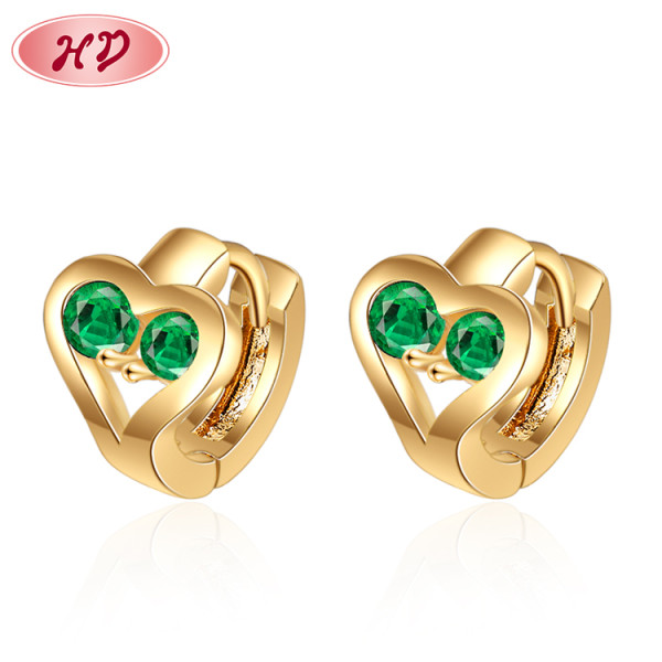 Venta al por mayor corazón de circonio de color | Pendientes de aro 18K chapado en oro | Mujeres Pendientes Huggies Para Chica