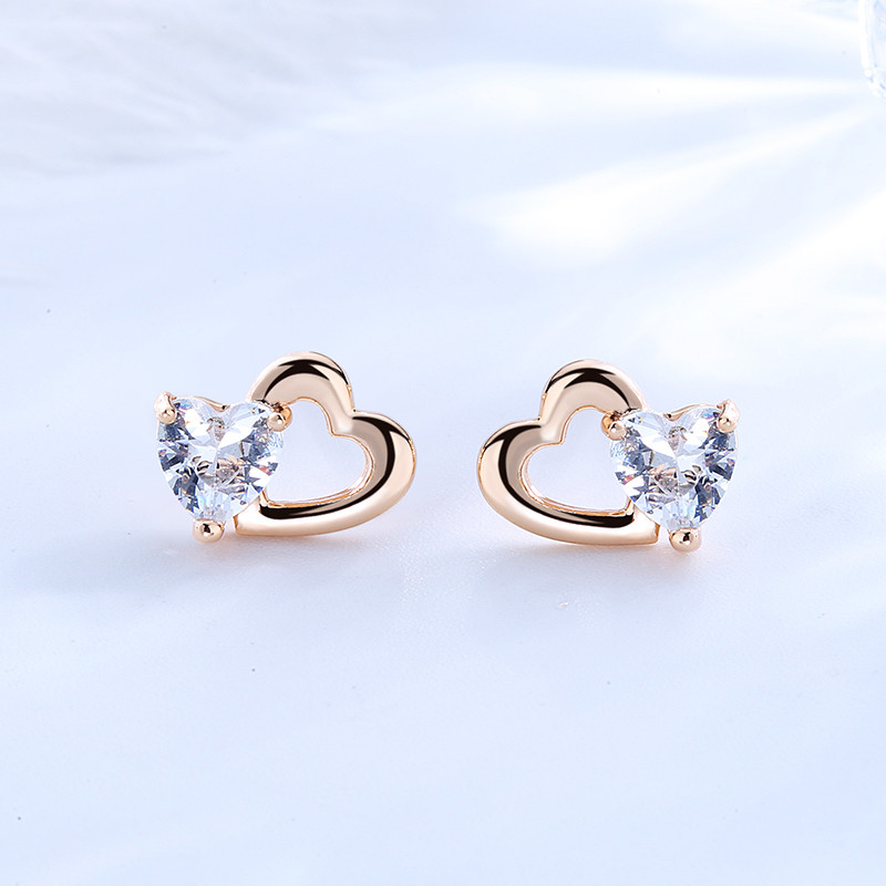 CZ forma de corazón Zircon Huggie Pendientes  