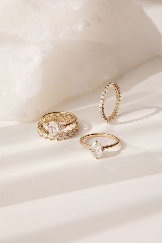 What preparations do you need to make in the early stage of being a jewelry wholesaler?