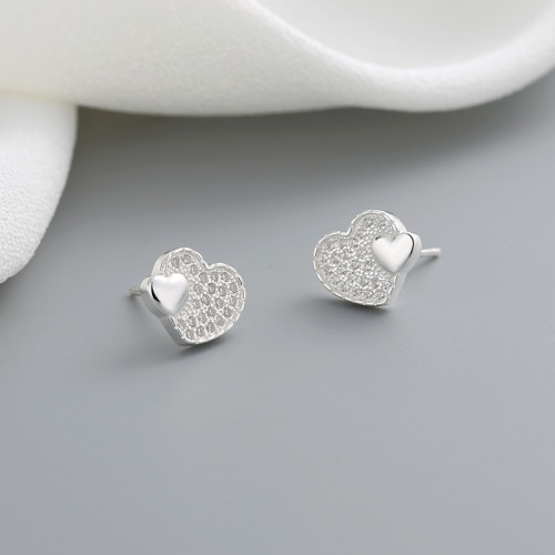 Venta al por mayor de alta calidad en forma de corazón | Blanco Cz 925 Aretes de plata esterlina para joyería de mujer