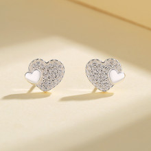 Venta al por mayor de alta calidad en forma de corazón | Blanco Cz 925 Aretes de plata esterlina para joyería de mujer