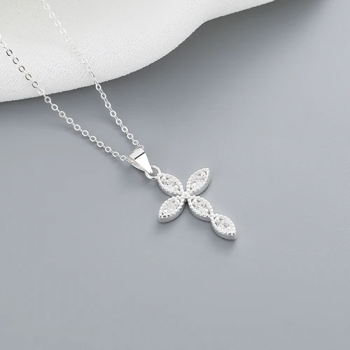 High-Quality 925 Sterling Silver Mother Necklaces - Elegant Cross Leaf Pendant Design for Retailers