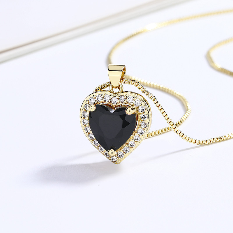 Glistening Elegance: Unveiling the 18k Gold-Plated Heart Necklace