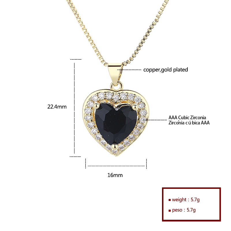 presentación del collar de corazón bañado en oro de 18 quilates
