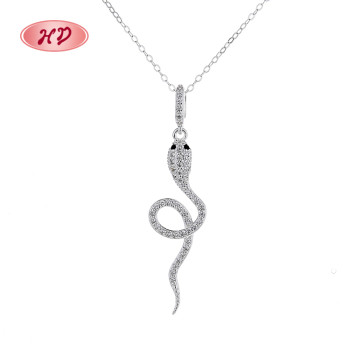 China Hd Jewelry Supplier Elegant Adjustable Snake with Zirconia Pendant in 925 Silver