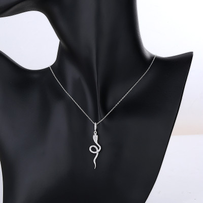 China Hd Jewelry Supplier Elegant Adjustable Snake with Zirconia Pendant in 925 Silver