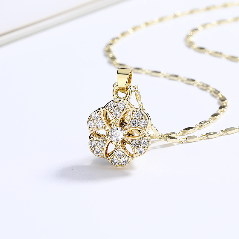 18k Gold-Plated Zircon Rotating Flower Necklace