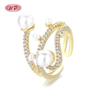 Anillo de perlas chapado en oro de latón de 18 quilates con circonita cúbica Aaa a la moda para mujer, joyería HD al por mayor
